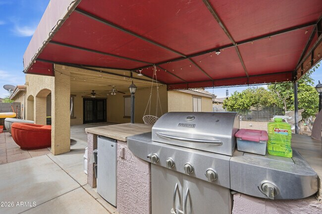 Building Photo - 11450 E Quicksilver Ave