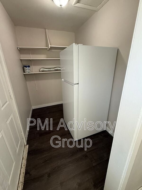 Building Photo - 529 SE 36th St