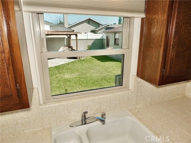 Building Photo - 5943 Greentop St