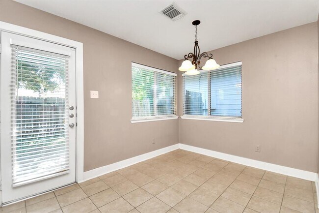 Building Photo - 5806 Sonoma Ridge