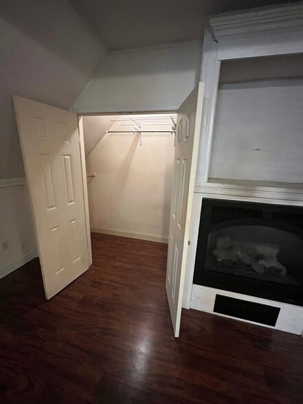 Master Closet #1 - 26 Summer St