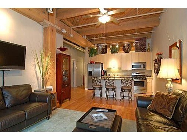 Building Photo - 1330 W Monroe St