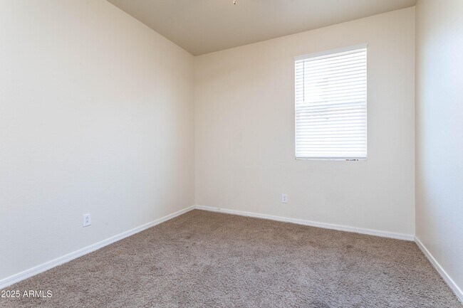 Building Photo - 2552 N Riley Rd