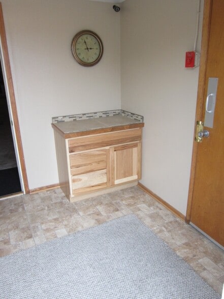 Building Photo - 114 Stimpson St