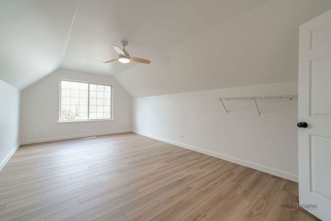 Building Photo - 178 W Hampton Dr