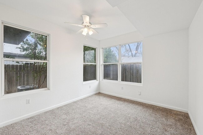 Building Photo - 4302 Harmon Ave