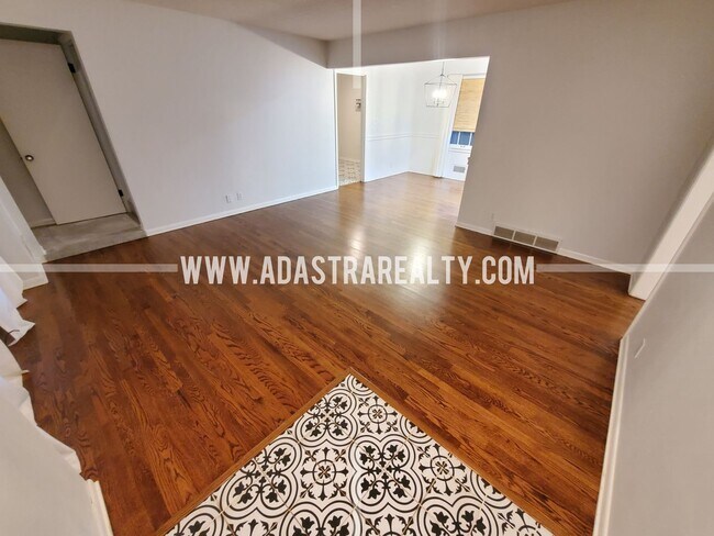 Building Photo - Beautiful Home in the Heart of Overland Pa...