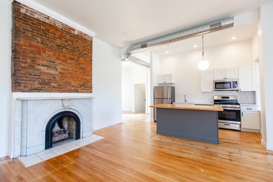 Building Photo - 226 45th St