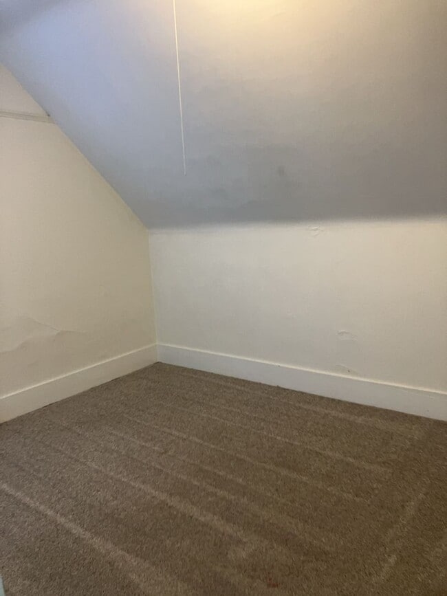 Building Photo - Pre-Lease Today, 5 Bedroom Home!