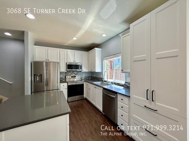 Building Photo - 3068 SE Turner Creek Dr