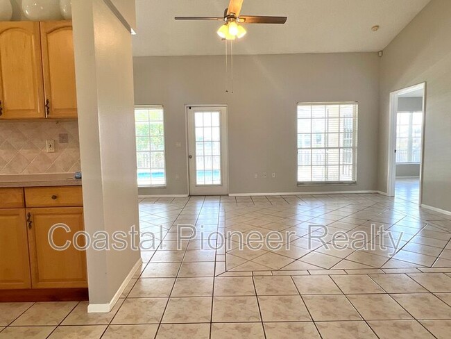 Building Photo - 1310 Lakehurst Way