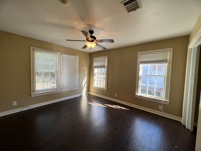 Building Photo - Updated in Highland...