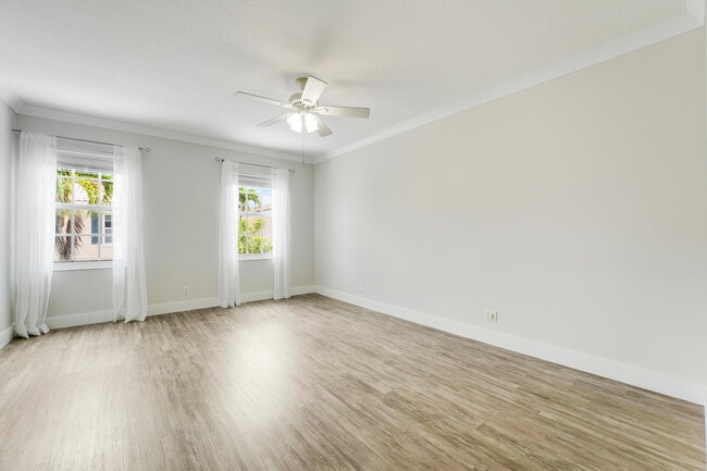 Building Photo - 2052 Tarpon Lake Way