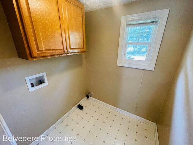 Building Photo - 2 br, 1 bath House - 2709 Sprague St