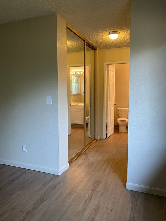 Building Photo - trov68