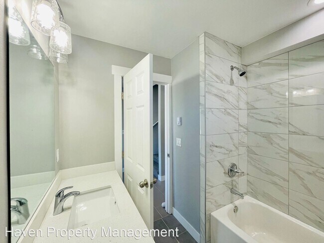 Building Photo - 2 br, 2.5 bath House - 9220 35th Ave SW  -...