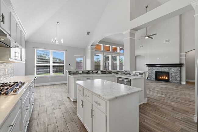 Building Photo - 6231 Presidio Canyon Dr
