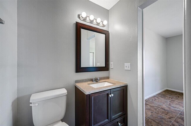 Building Photo - 1411 Thistledown Dr