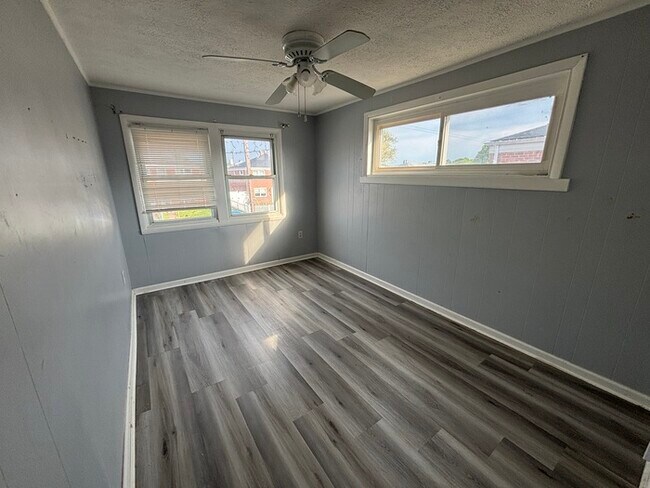 Building Photo - 4 bedroom townhouse Dundalk