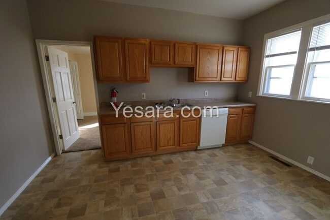 Building Photo - 2 Bedroom 1 Bath House