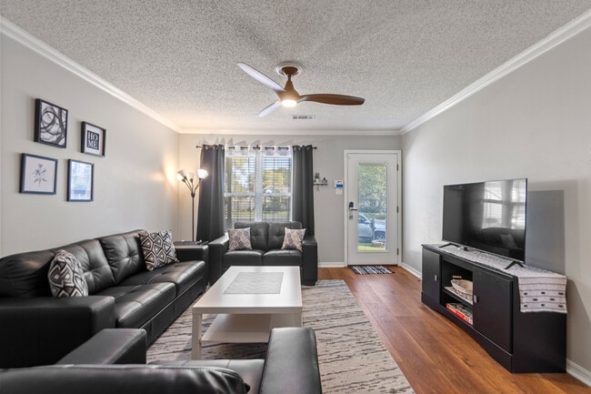 Building Photo - 106 Willow Grove Ct