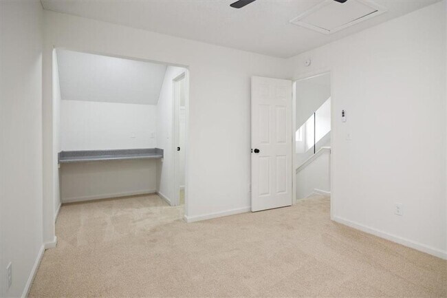 Building Photo - 4033 Ravenwood Ct