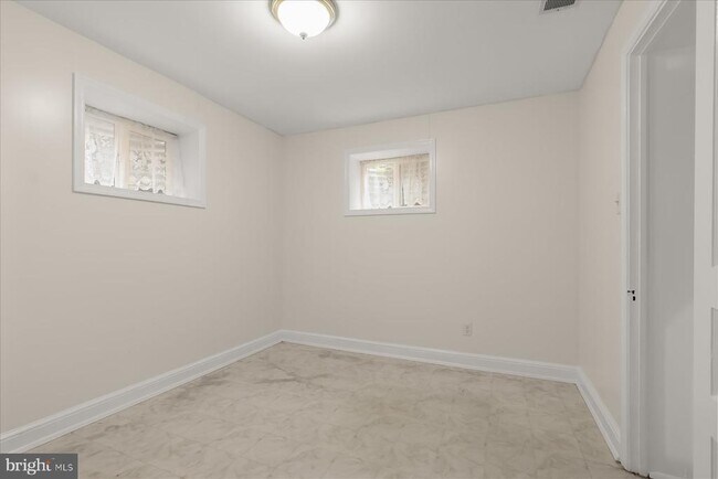 Building Photo - 2925 Kanawha St NW