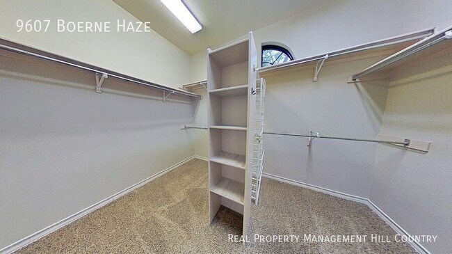 Building Photo - 9607 Boerne Haze