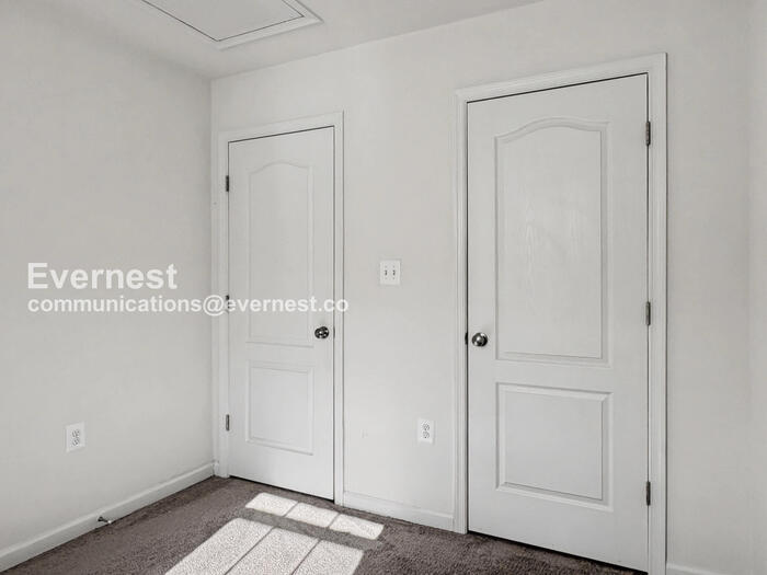 Building Photo - 10612 Presidential Pkwy