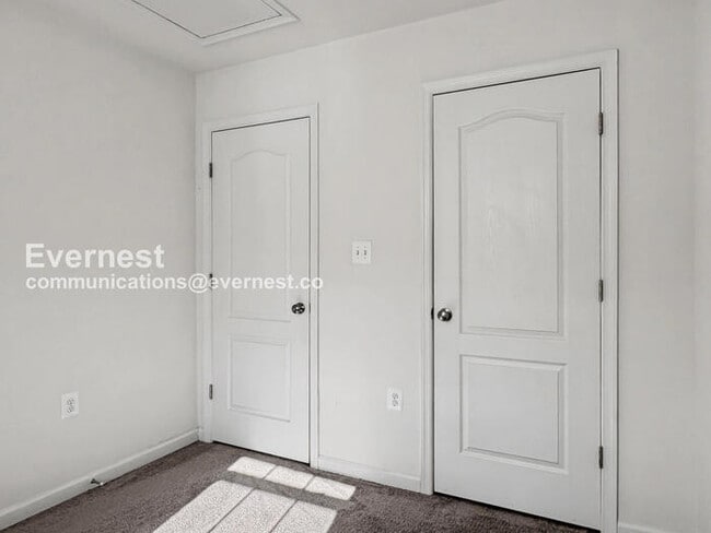 Building Photo - 10612 Presidential Pkwy