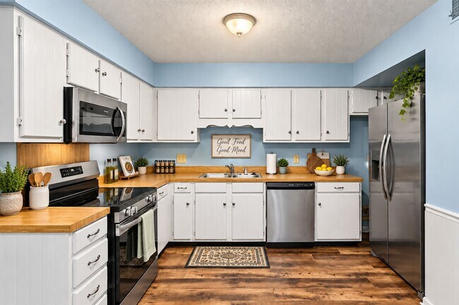 Building Photo - 4000 S Bend Dr