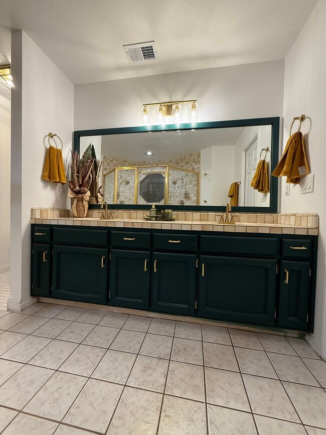 Building Photo - Don’t Miss This Beautiful 3-Bedroom + Office Gated Home!