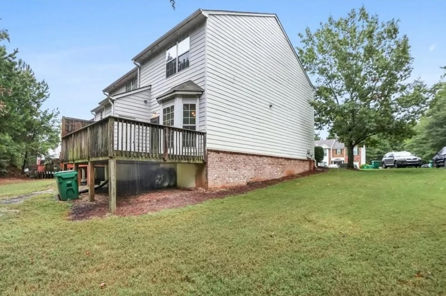 Building Photo - 2849 Parkway Close