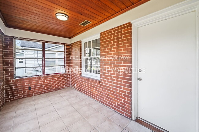 Building Photo - 8057 Oakwood St