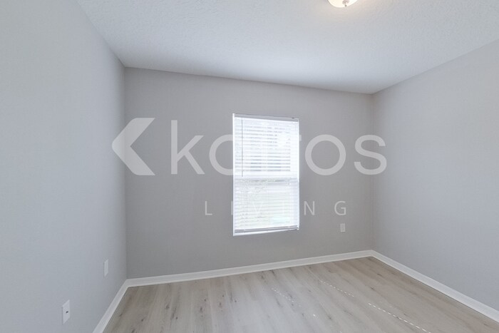 Building Photo - 8833 N Vienna Dr