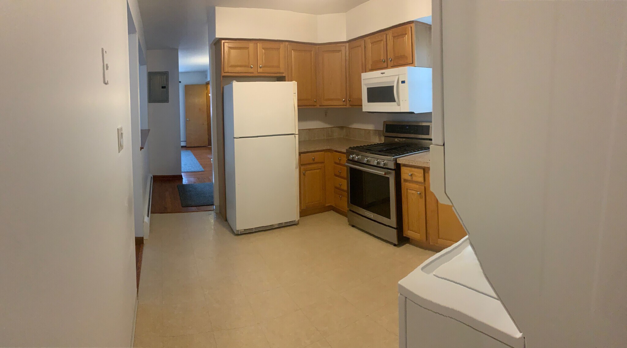 Building Photo - 203 5th St