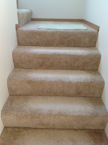 Stair - 935 College Ln NE