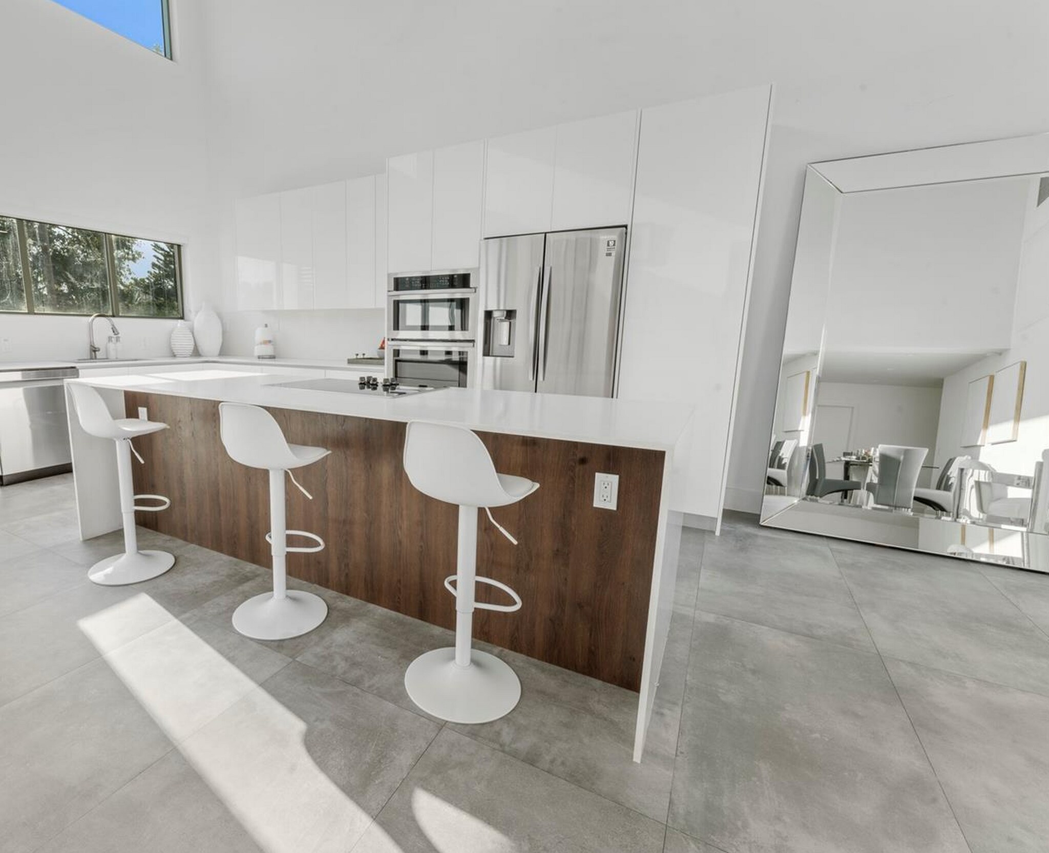 Building Photo - 7610 Bayside Ln