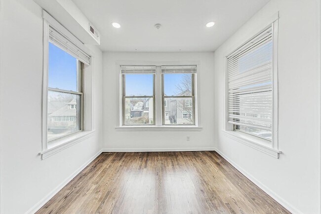 Building Photo - 3330 W Hutchinson St