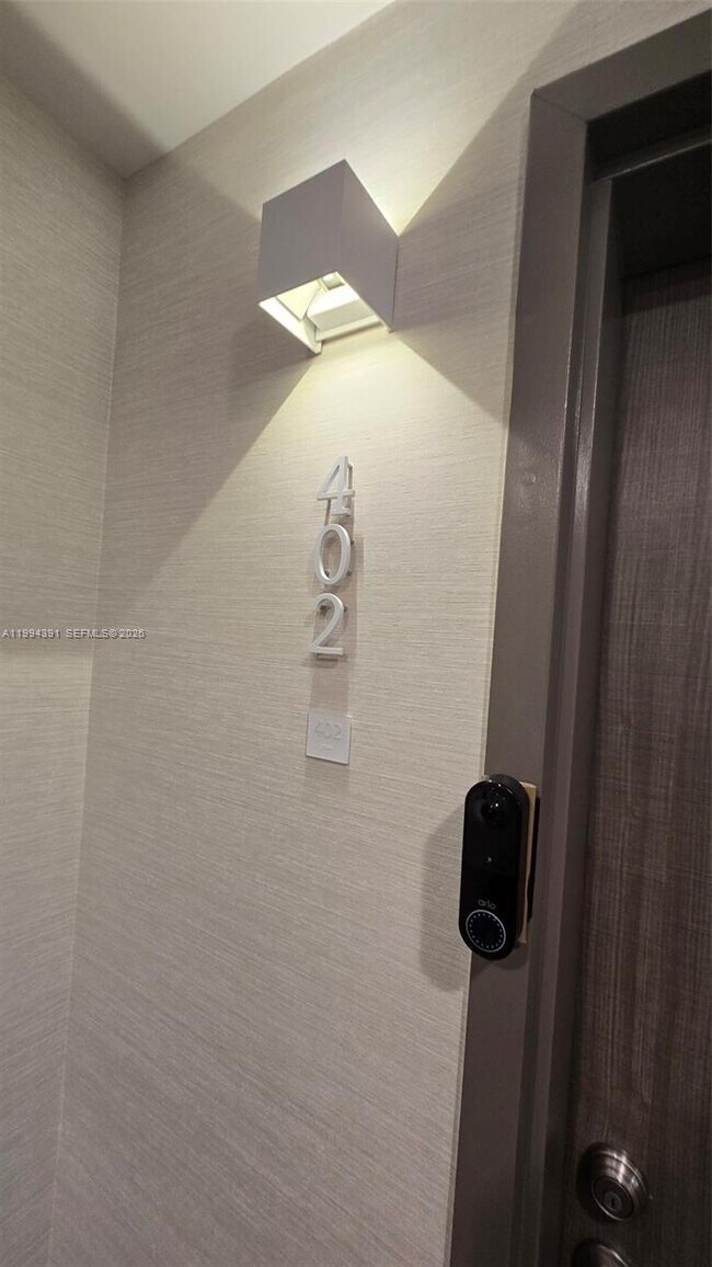 Building Photo - 9261 E Bay Harbor Dr