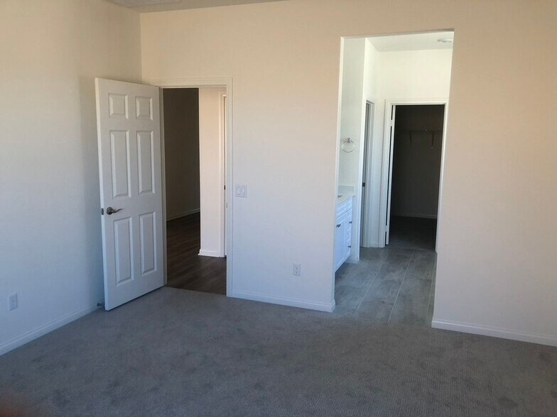 Building Photo - 19806 Barnfield Pl