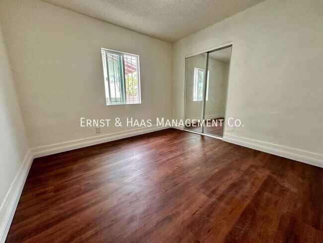 Building Photo - Fantastic 3 Bedroom Duplex Near Poly High ...