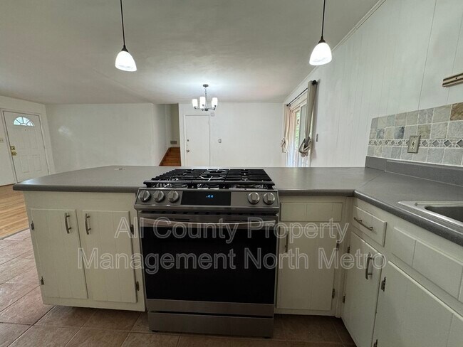 Building Photo - 4098 Idlevale Dr