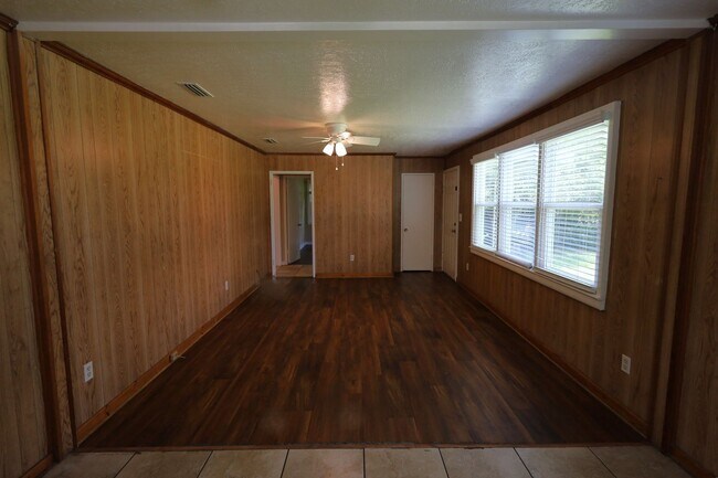 Building Photo - 1700 Clover Dr