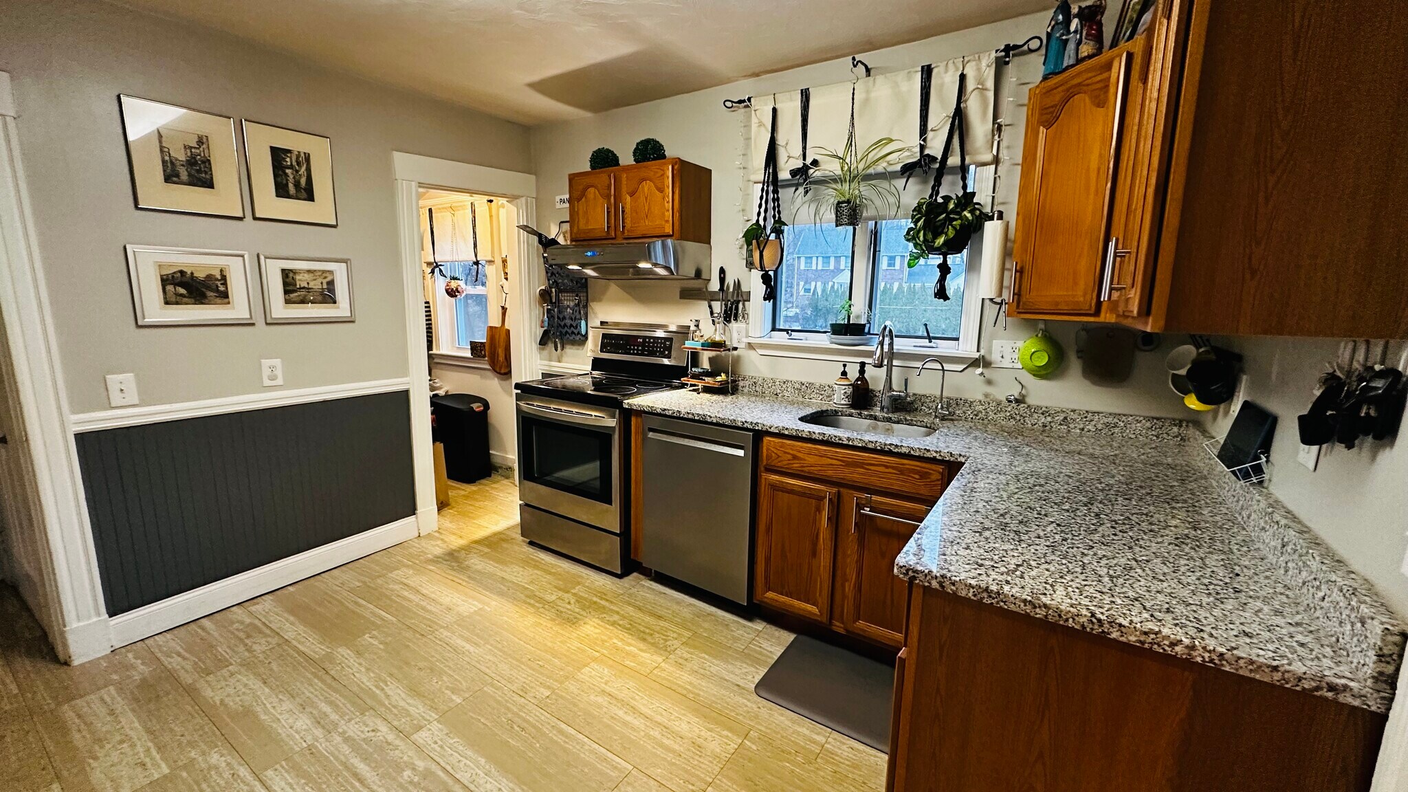 Building Photo - 139 Stetson St