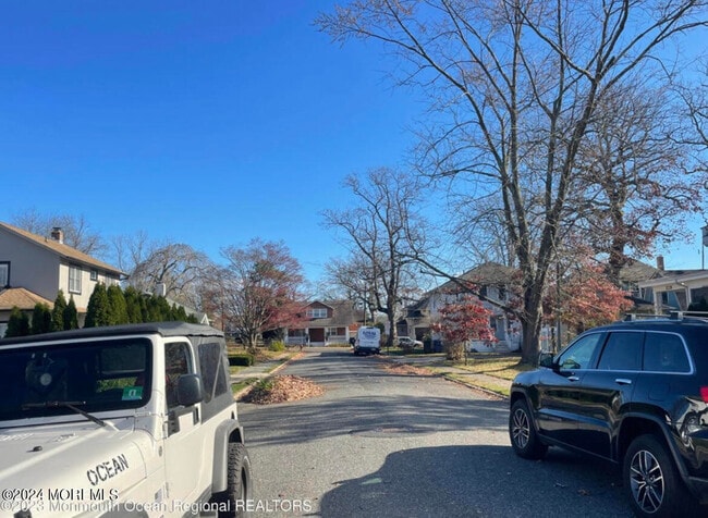 Building Photo - 509 Laurel Ave