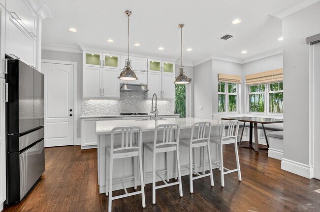 Building Photo - 200 NW 10th St