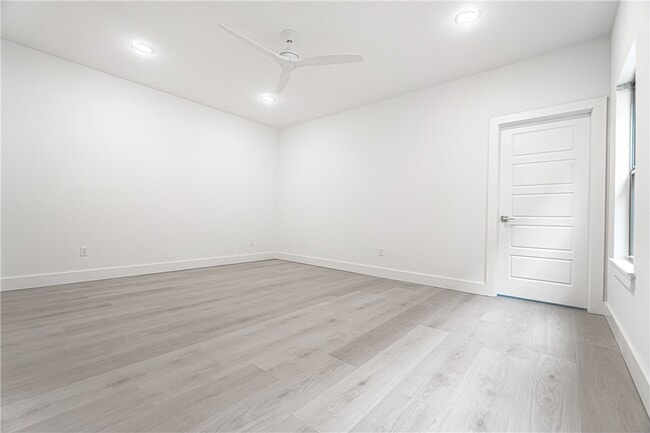 Building Photo - 2655 SW Livingston Square