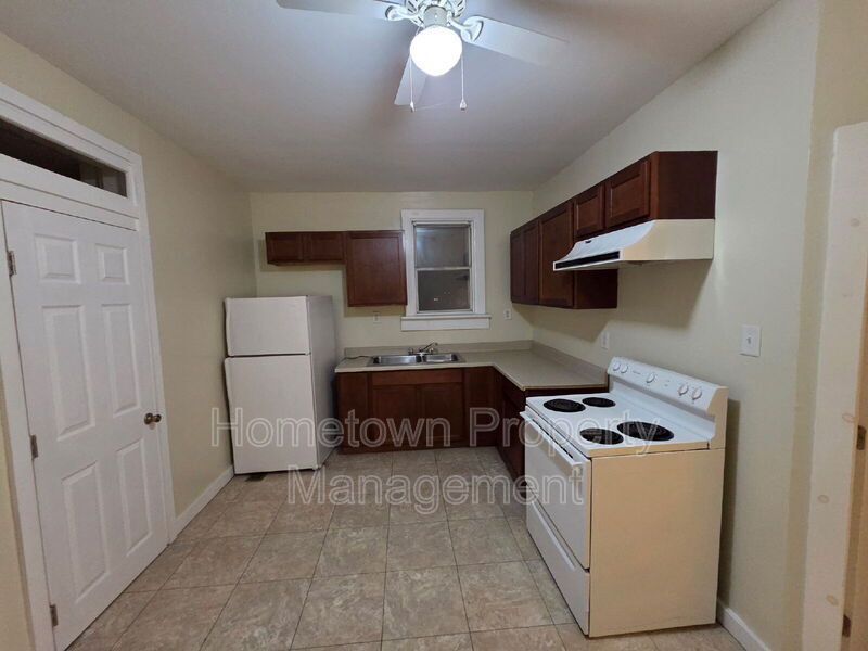 Building Photo - 3623 Derry St