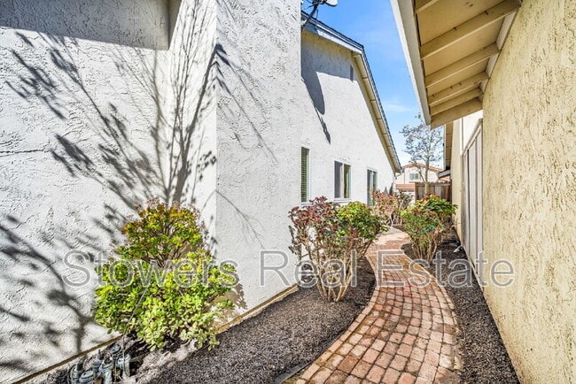 Building Photo - 2940 Sombrero Cir